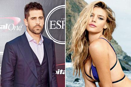 Aaron Rodgers spotted holding hands with 'Baywatch' actress Kelly Rohrbach