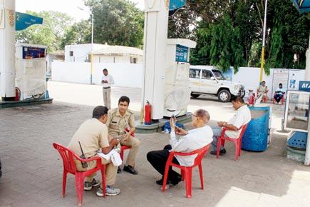 Petrol pump racket busted in Uttar Pradesh, 23 held