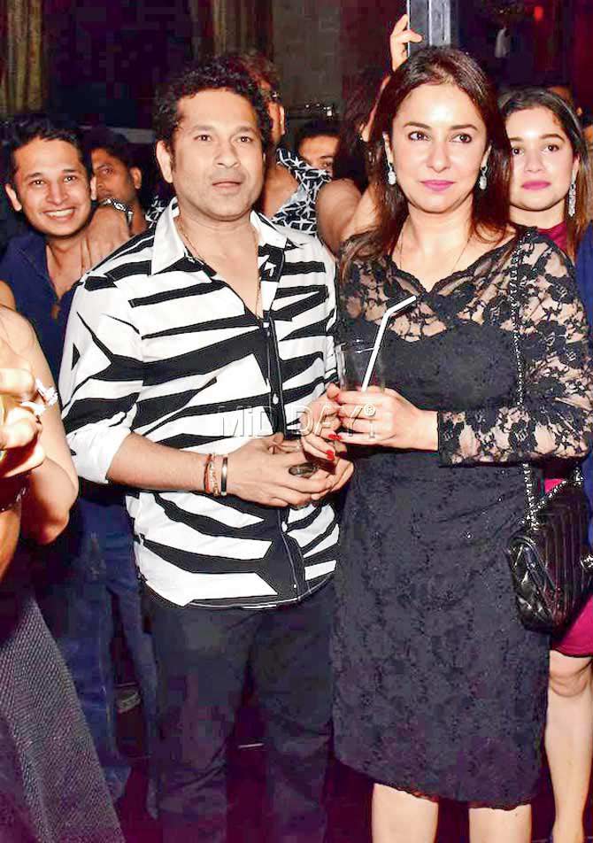 Sachin Tendulkar with wife Anjali at film producer Ravi Bhagchandka’s birthday party at a city hotel on Monday. Pic/Yogen Shah