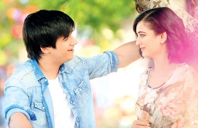 Vivaan Shah and Akshara Hassan in Laali Ki Shaadi Mein Laddoo Deewana