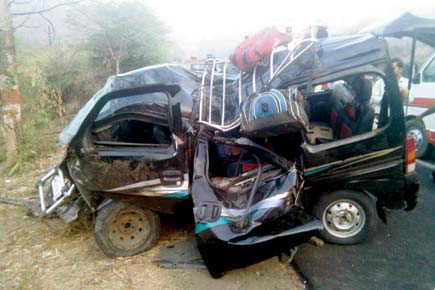 Driver's nap at wheel kills three on Mumbai-Pune Expressway