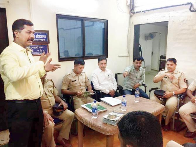 Forest department officials train Aarey cops during the workshop