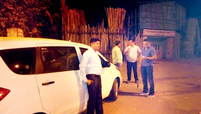 ANC officials, dressed in plain clothes, were seen combing the Mahim area last night