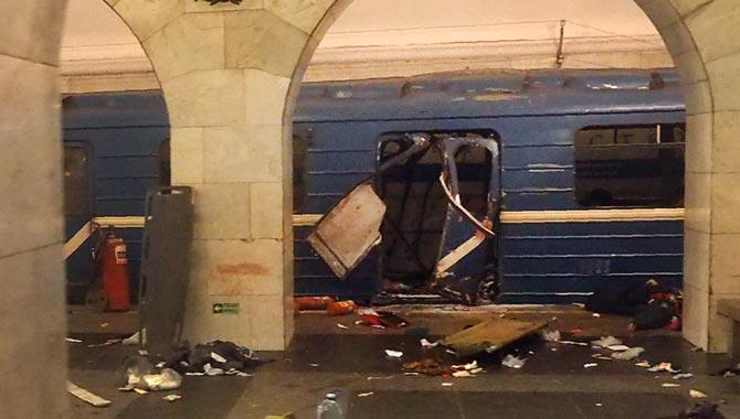 A picture shows the damaged train carriage at Technological Institute metro station in Saint Petersburg on April 3, 2017. Around 10 people were feared dead and dozens injured Monday after an explosion rocked the metro system in Russia