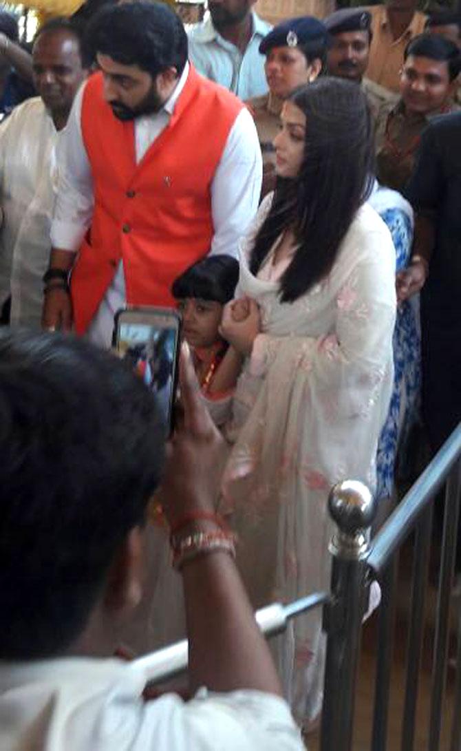 Abhishek Bachchan and Aishwarya Rai Bachchan with daughter Aaradhya at Siddhivinayak temple in Mumbai