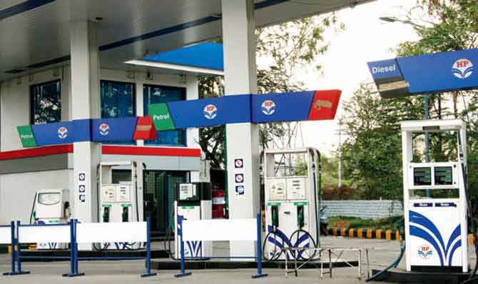 Government denounces bid to shut petrol pumps on Sundays