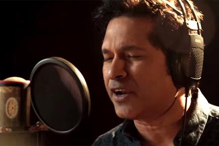 Watch video: Sachin shows off his singing talent in 'Cricketwali Beat'