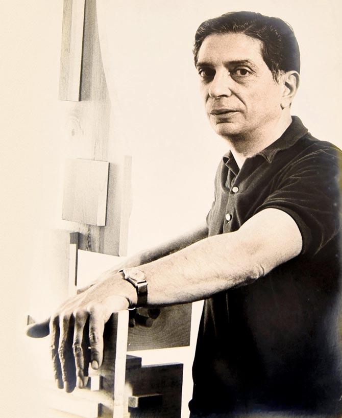 Adi Davierwalla with a sculpture he made during a fellowship at The Rockefeller Foundation in 1968. Pic Courtesy/Zarine Davierwalla