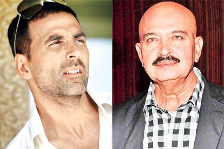 Here's how Hrithik's father reacted to Akshay Kumar's two thumbs joke in Toilet