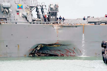 10 American sailors missing after collision