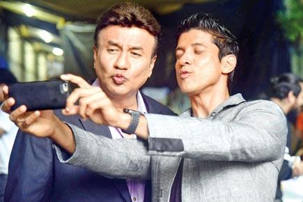 Farhan Akhtar and Anu Malik up their pout game for a selfie!