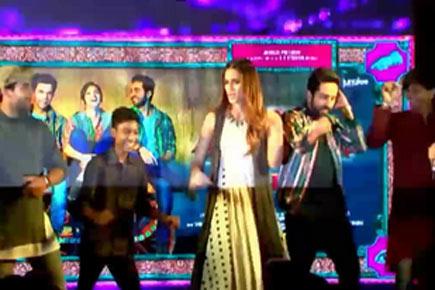 Watch Video: Kriti Sanon shakes a leg at 'Bareilly Ki Barfi' music launch