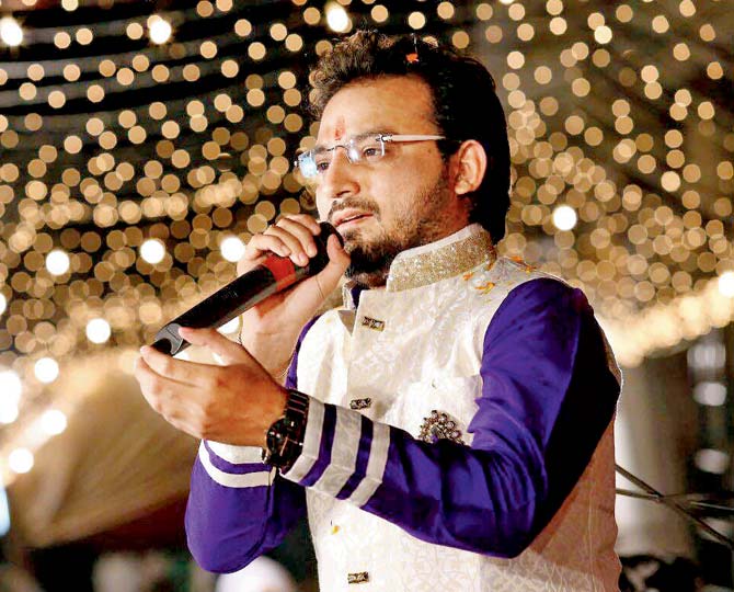 Vikas Dua, a popular Mata Ki Chowki singer, recently performed with Sukhwinder
