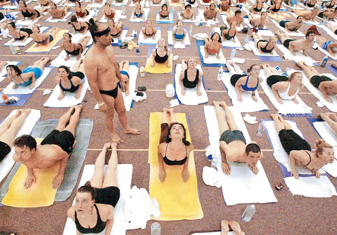 A June 2002 image of Bikram Choudhury teaching a class in Los Angeles. Pic/Getty Images