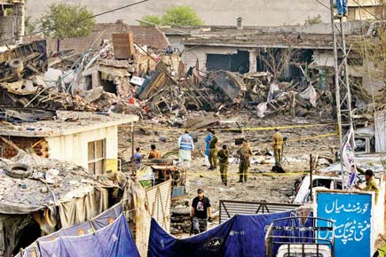 Hours after Lahore truck bomb, Pakistan kills four Taliban men