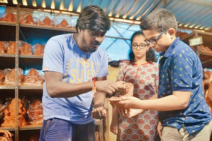 A workshop for kids in Mumbai teaches the art of making organic Ganpatis