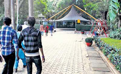 The organisation which maintains Patwardhan Park in Bandra West voluntarily approached the BMC to hand over the plot. File pic