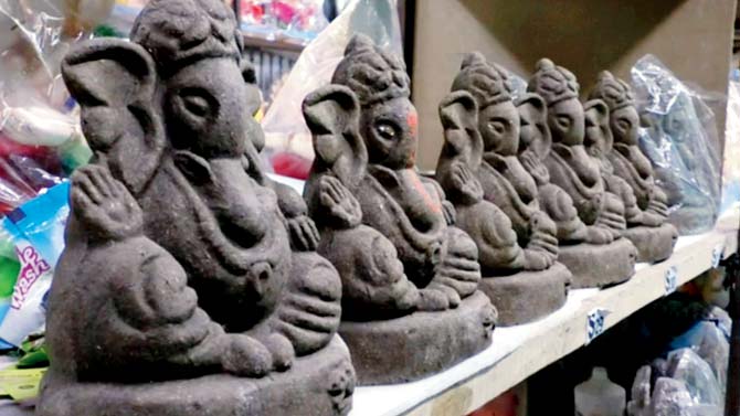 The eco-friendly Ganesh idols are made of cow dung, urine, ghee and curd