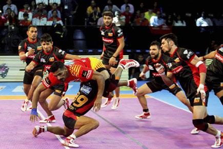 Pro Kabaddi League: Gujarat Fortunegiants pip Bengaluru Bulls to win