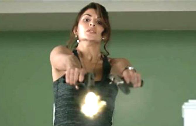 670px x 432px - Watch out for Jacqueline Fernandez's sexy action avatar in this video