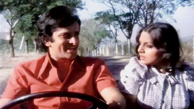 Shashi Kapoor and Neetu Singh in original song