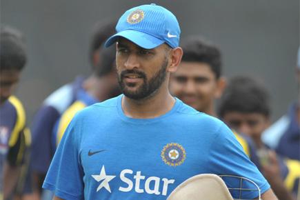 IND vs SL: MS Dhoni hits the straps at training and enjoys it!