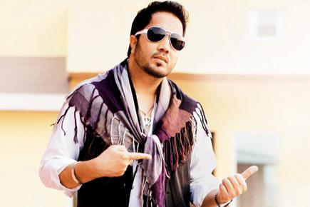 Mika Singh charges Rs 25 lakh for six hours shoot!