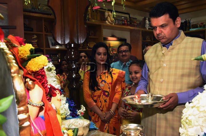 Devendra Fadnavis and wife Amruta Fadnavis celebrate Ganesh Chaturthi