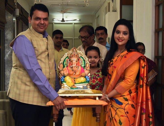 Devendra Fadnavis and wife Amruta Fadnavis celebrate Ganesh Chaturthi