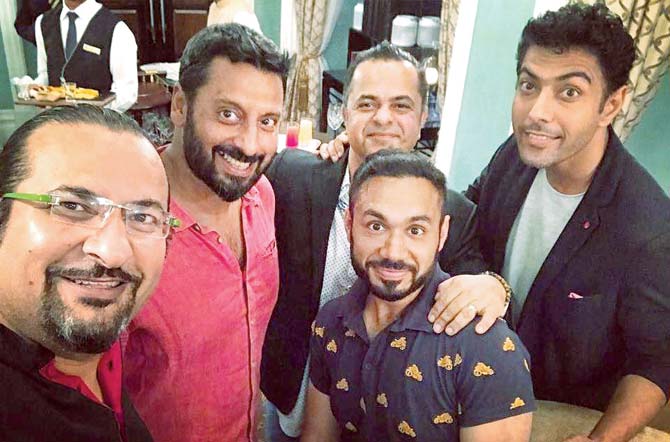 Vicky Ratnani with Rocky and Mayur along with Ranveer Brar and Saransh Goila