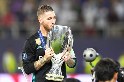 Real Madrid defeat Manchester United 2-1 to clinch European Super Cup