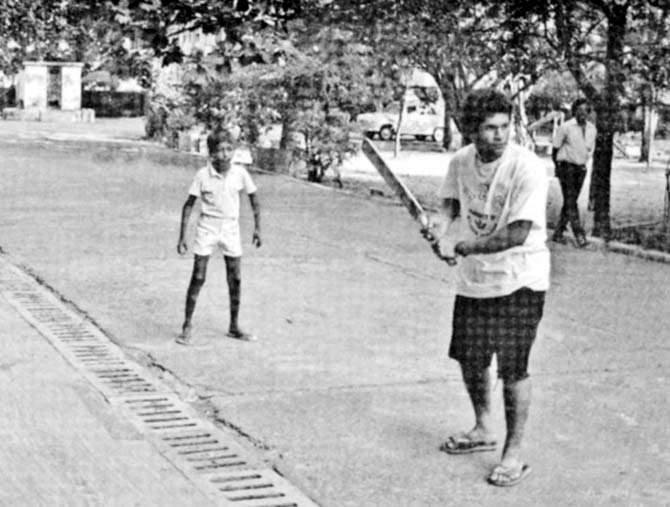 Sachin Tendulkar plays at Sahitya Sahawas, where he used to stay