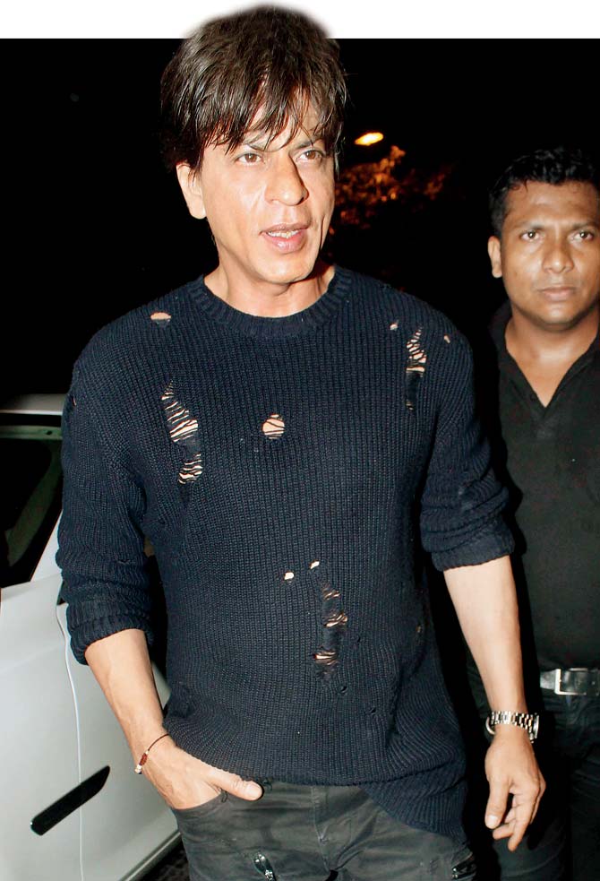 Shah Rukh Khan at the party. Pic/Yogen Shah