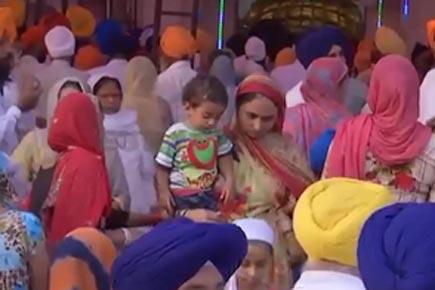 Sikhs celebrate 413th anniversary of 