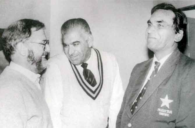 Ted Corbett (left) with Pakistan umpires Shakoor Rana and Khizar Hayat at Faisalabad in 1988. Pic Courtesy/Cricket on the Run by Ted Corbett