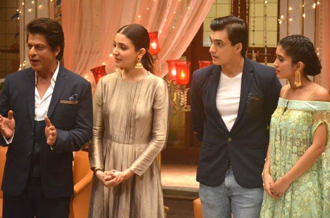 When Harry Met Sejal actors Shah Rukh Khan, Anushka Sharma shoot with Yeh  Rishta Kya Kehlata Hai cast, see pics - Times of India