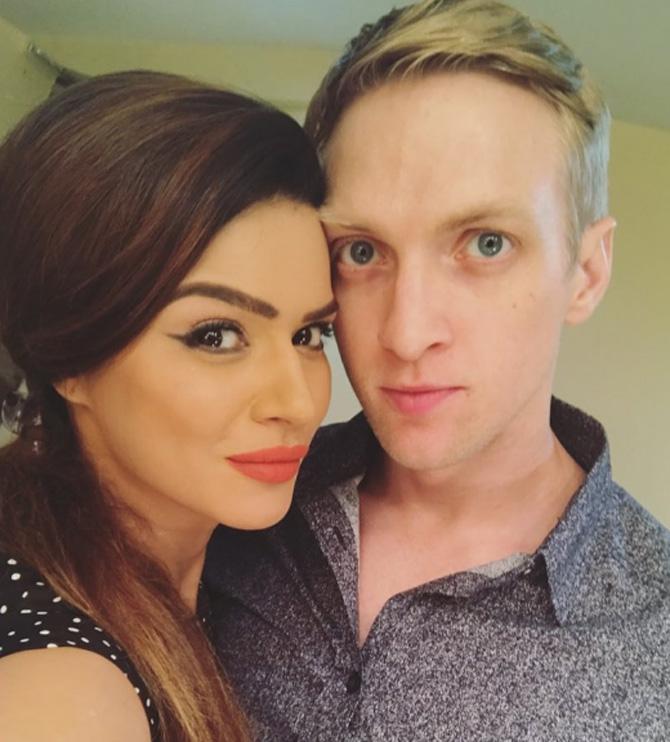 Neighbours Aashka Goradia and Brent Goble rush to help dead ex-hockey player