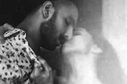 Deepika, Ranveer's steamy kissing photo goes viral, is it morphed?