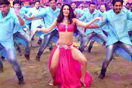 'Poster Boys' cast shake a leg with Elli AvrRam on this peppy song