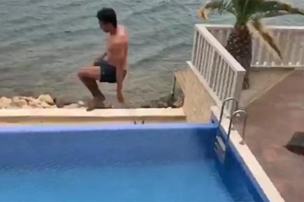 Footballer Mats Hummels jumps from balcony to swimming pool. Watch video!