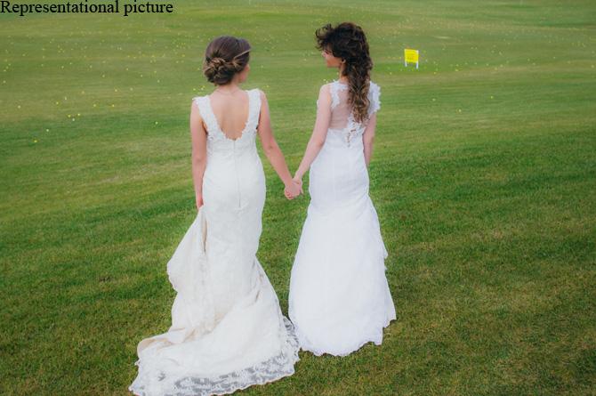 Lesbian Hindu, Jewish women wed in Britain