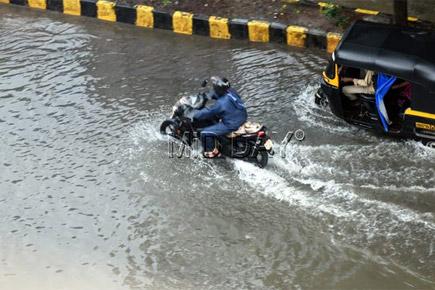 Mumbai rains: 10 dead, dozens missing as heavy downpour hits city