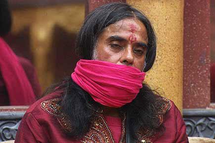 After stealing women's intimate wash, Swami Om turns 'cycle chor'?