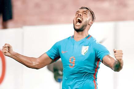 Forwards Robin Singh and Balwant Singh score as India beat Mauritius 2-1