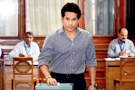 Sachin Tendulkar and Rekha vote in vice-president elections