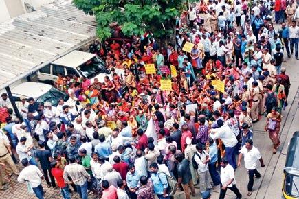 Mumbai: Tansa pipeline affected citizens take out morcha against minister