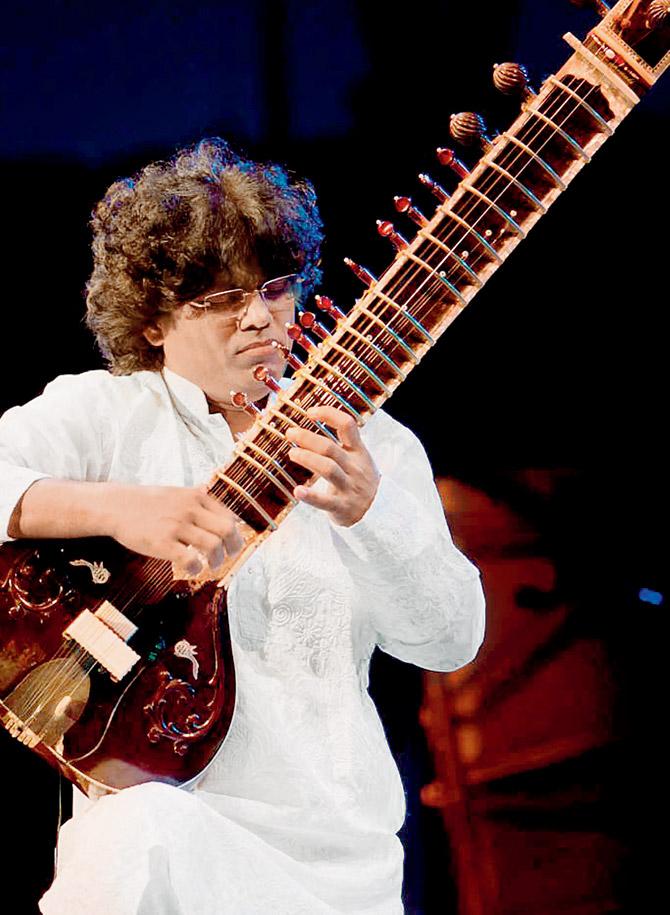 Ravi Charry, sitarist