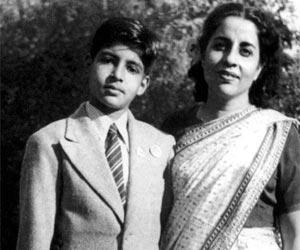 Amitabh Bachchan credits his style to mother