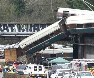 Washington: At least 6 dead in Amtrak train derailment