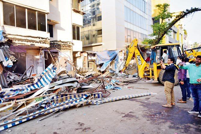 Shops demolished in the KFC lane, Bandra West. Pic/Bipin Kokate
